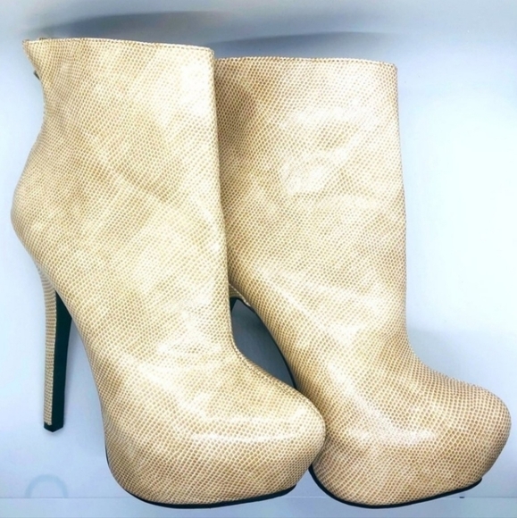 Dollhouse Cream Danger Vegan Leather Platform Stiletto Bootie Boot Size 8 - Picture 2 of 16